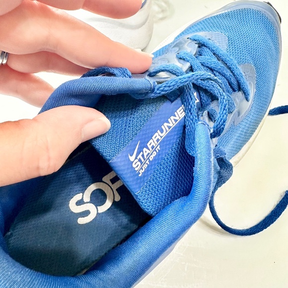 Nike Star Runner Boys Running Shoes Size 4.5 Youth Royal Blue Big Kids - Picture 7 of 8